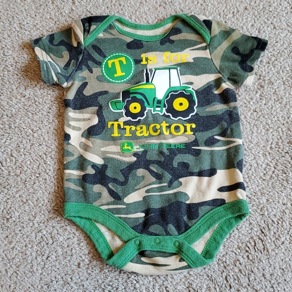 Boys John Deere bodysuit size 6 months - Picture 1 of 4